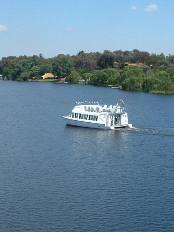 Cruise on the Vaal river